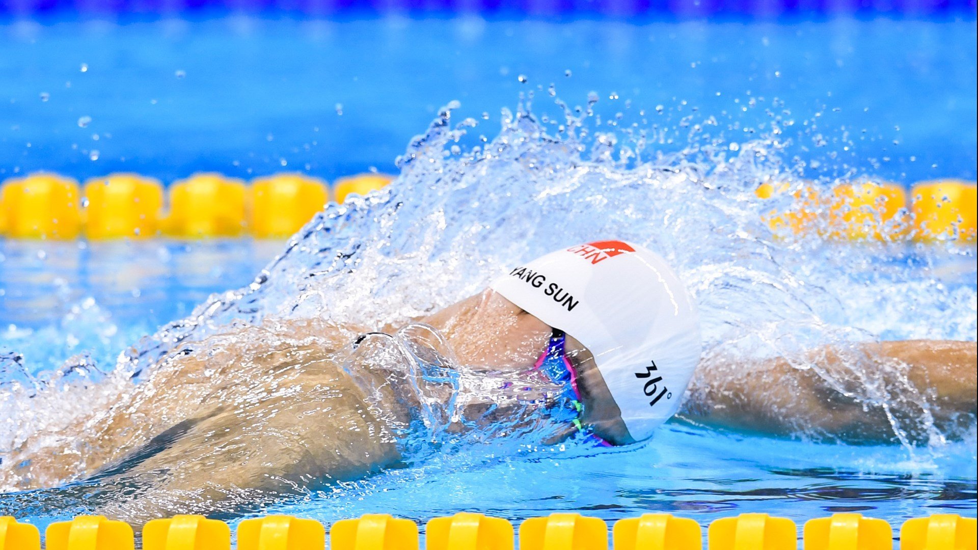 风暴眼,当尼斯冲垮曼城成为西甲德比的另类注脚